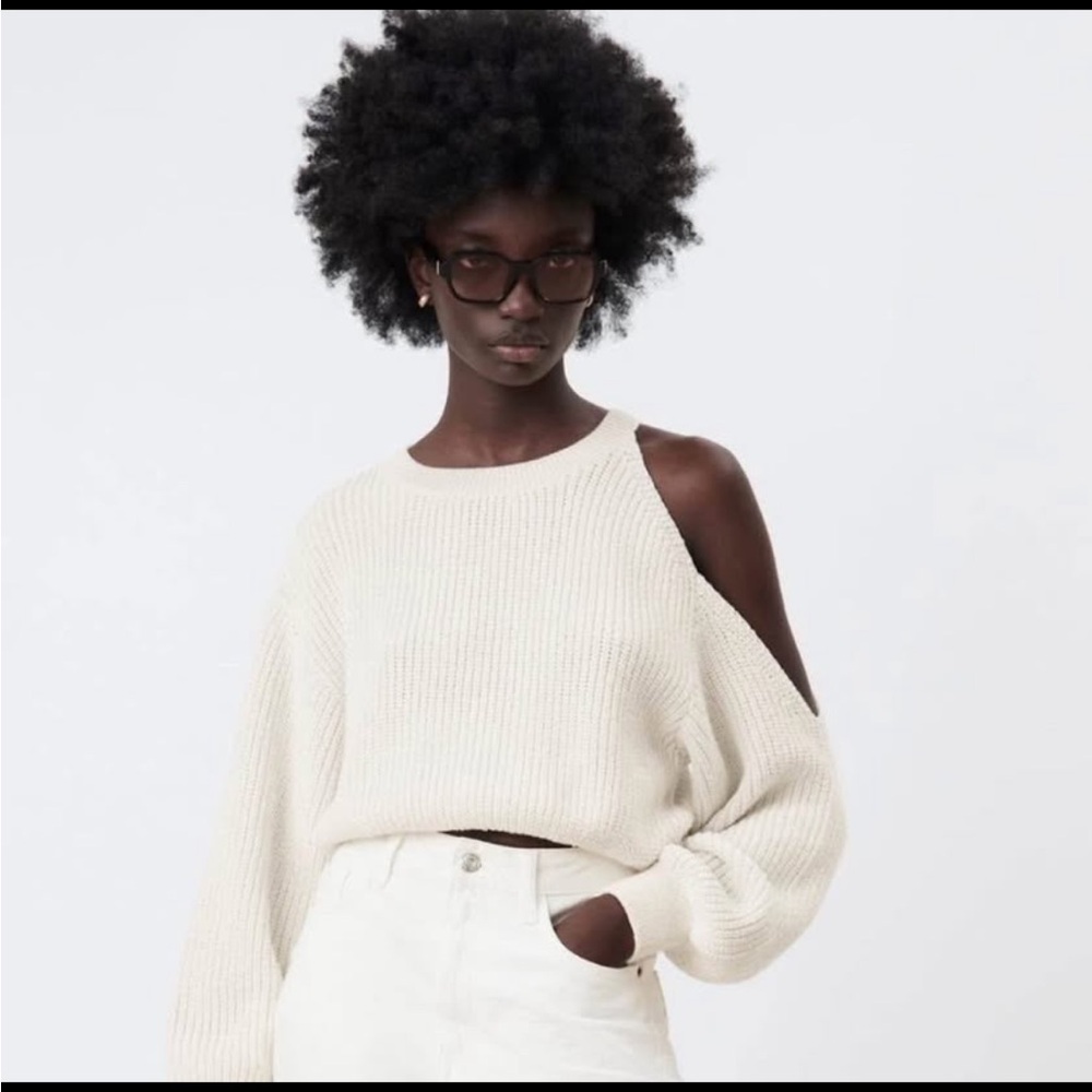 Zara cut out shoulder Sweater